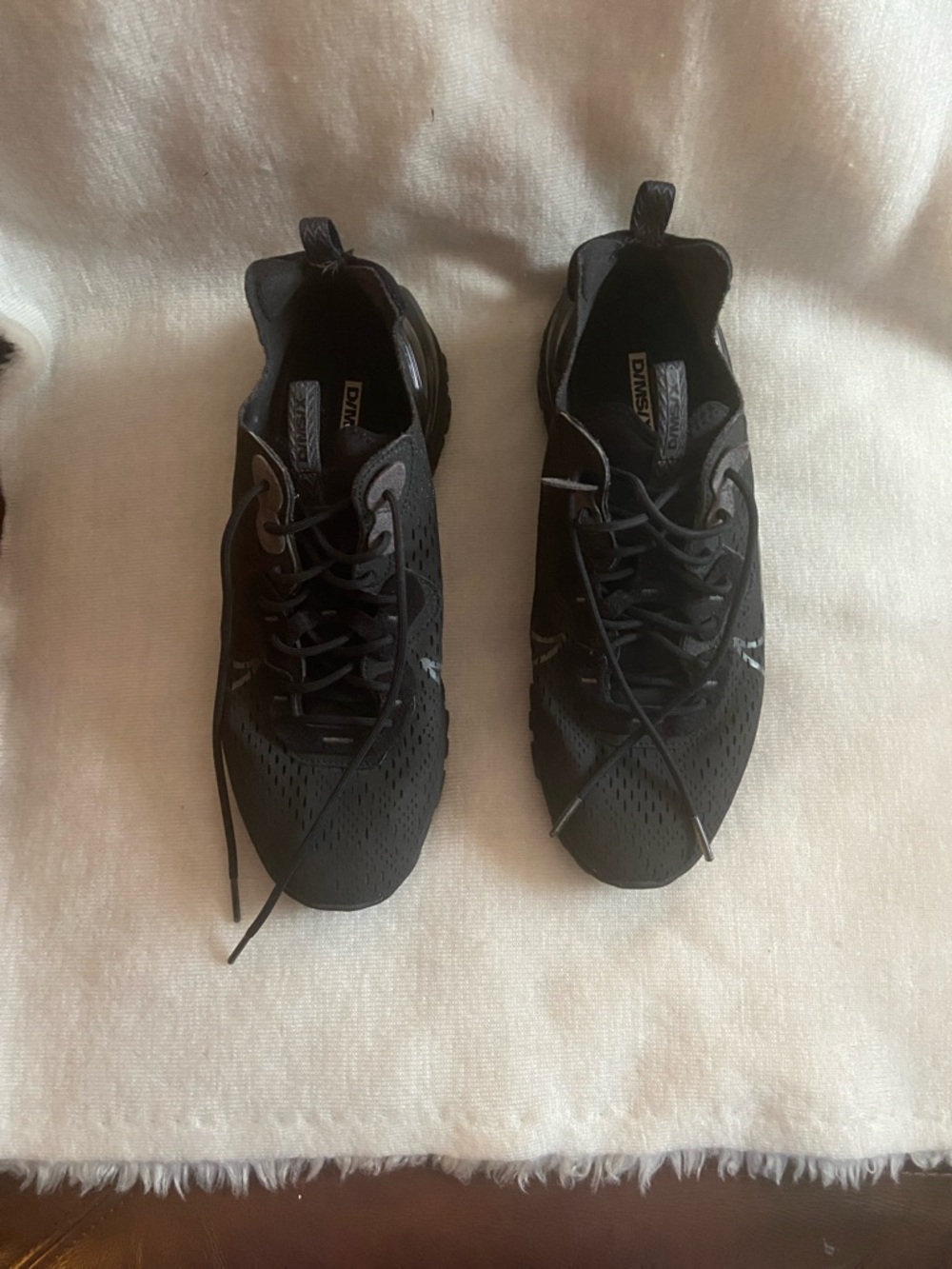 Nike Men’s Black Athletic Shoes with Subtle Gray Accents